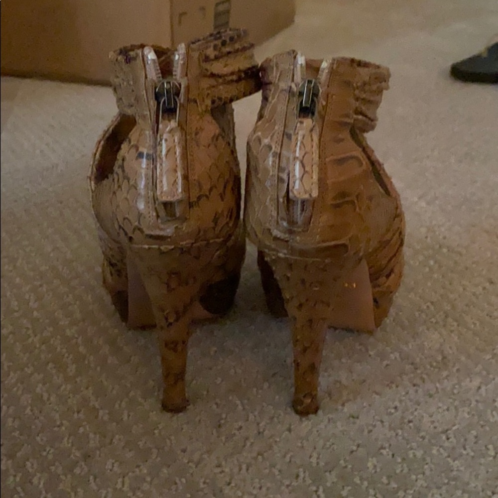 Prada tan python leather sandals - Picture 5 of 8
